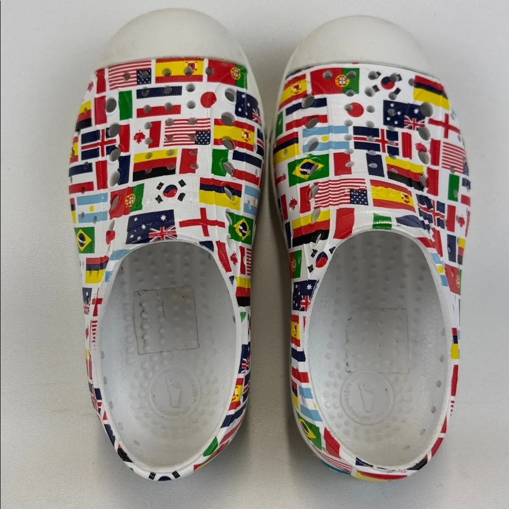 NATIVE Jefferson Waterproof SlipOn Flag Print Size C8